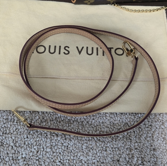 Authentic Louis Vuitton Eva Monogram Clutch - Picture 10 of 10